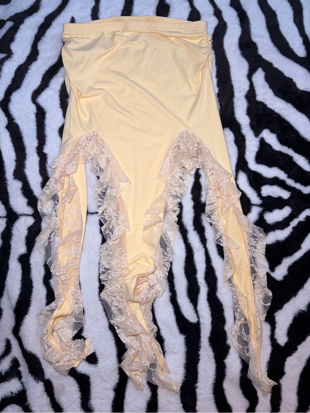 Women's Yellow Lace Trim Mini Skirt